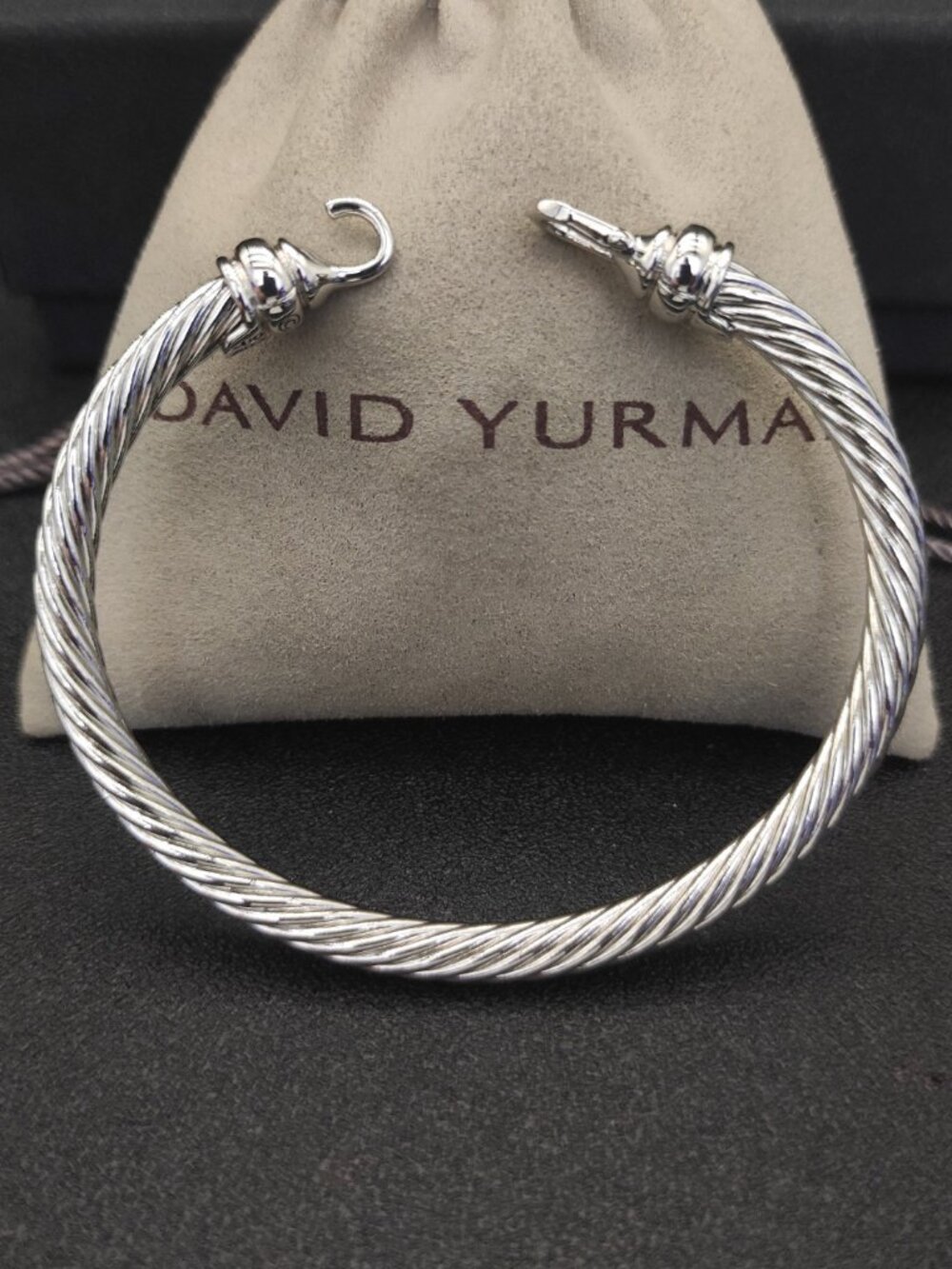 ♕David Yurman Silver Hook Bracelet
